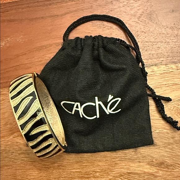 Cache Zebra Pattern Gold and Black Bangle - Picture 4 of 9